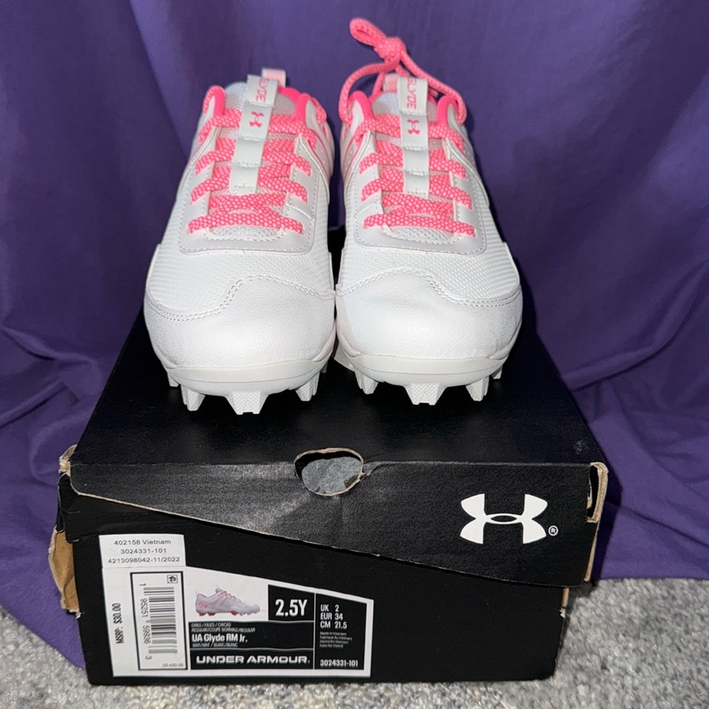 Sports shoes youth